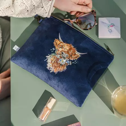 Wrendale Brodeerattu pussukka Lehmä - Meikkipussit ja toilettilaukut - 5056464300571 - 1